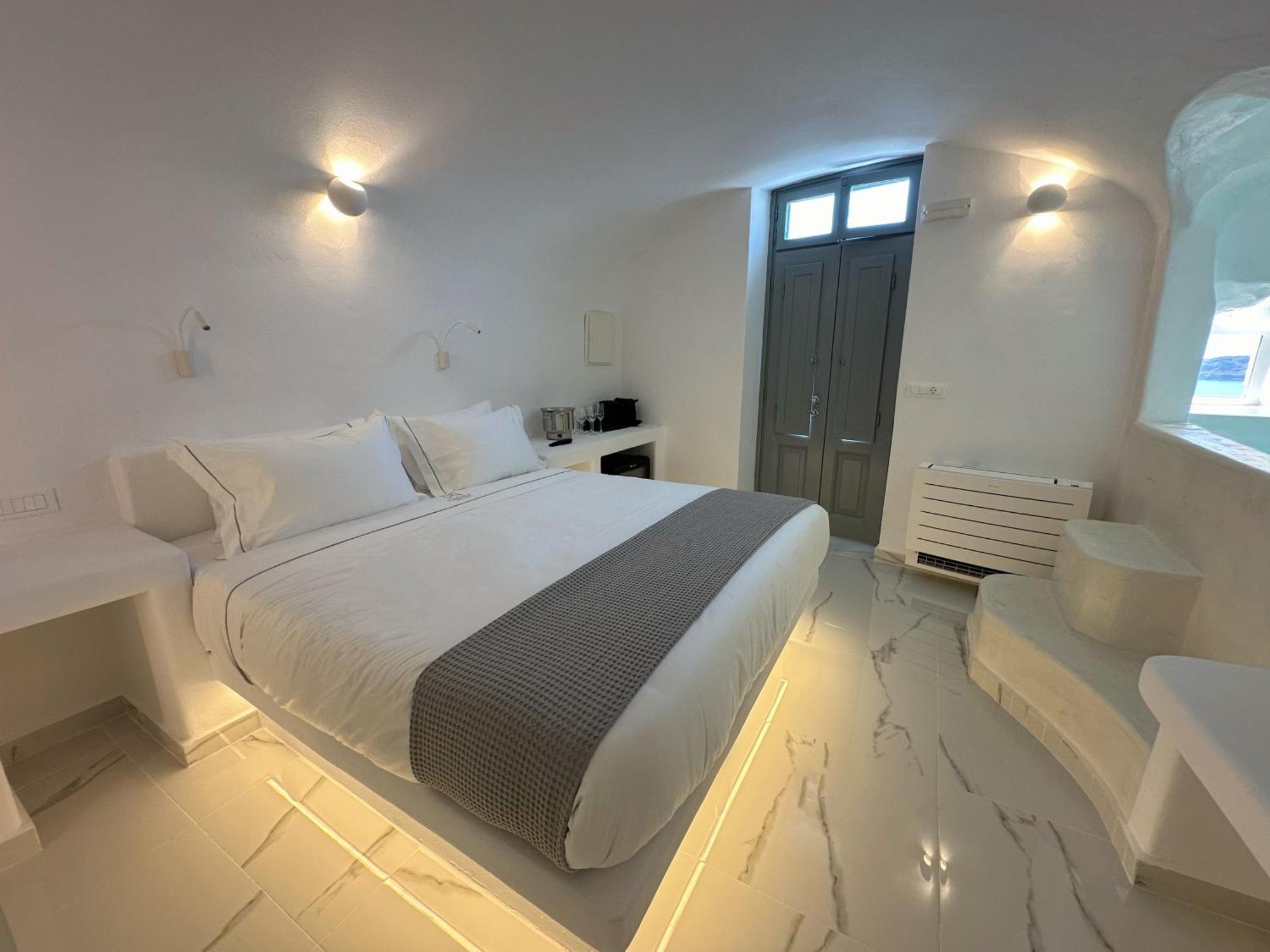 Dagaz Suites Fira  Ngoại thất bức ảnh