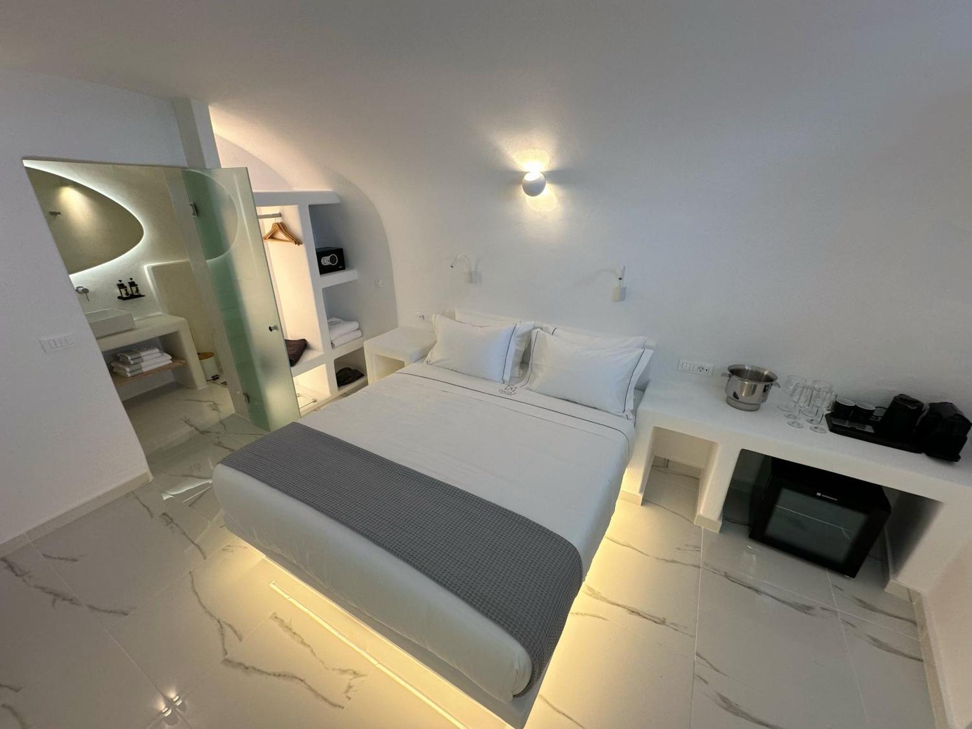 Dagaz Suites Fira  Ngoại thất bức ảnh