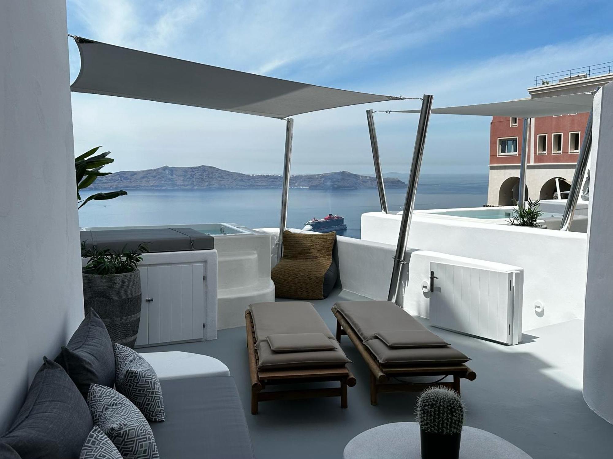Dagaz Suites Fira  Ngoại thất bức ảnh